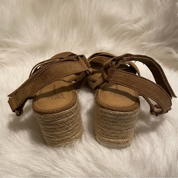Time and Tru Brown Comfort Sandals with Criss-Cross Straps Women’s Size 7 - Picture 5 of 9